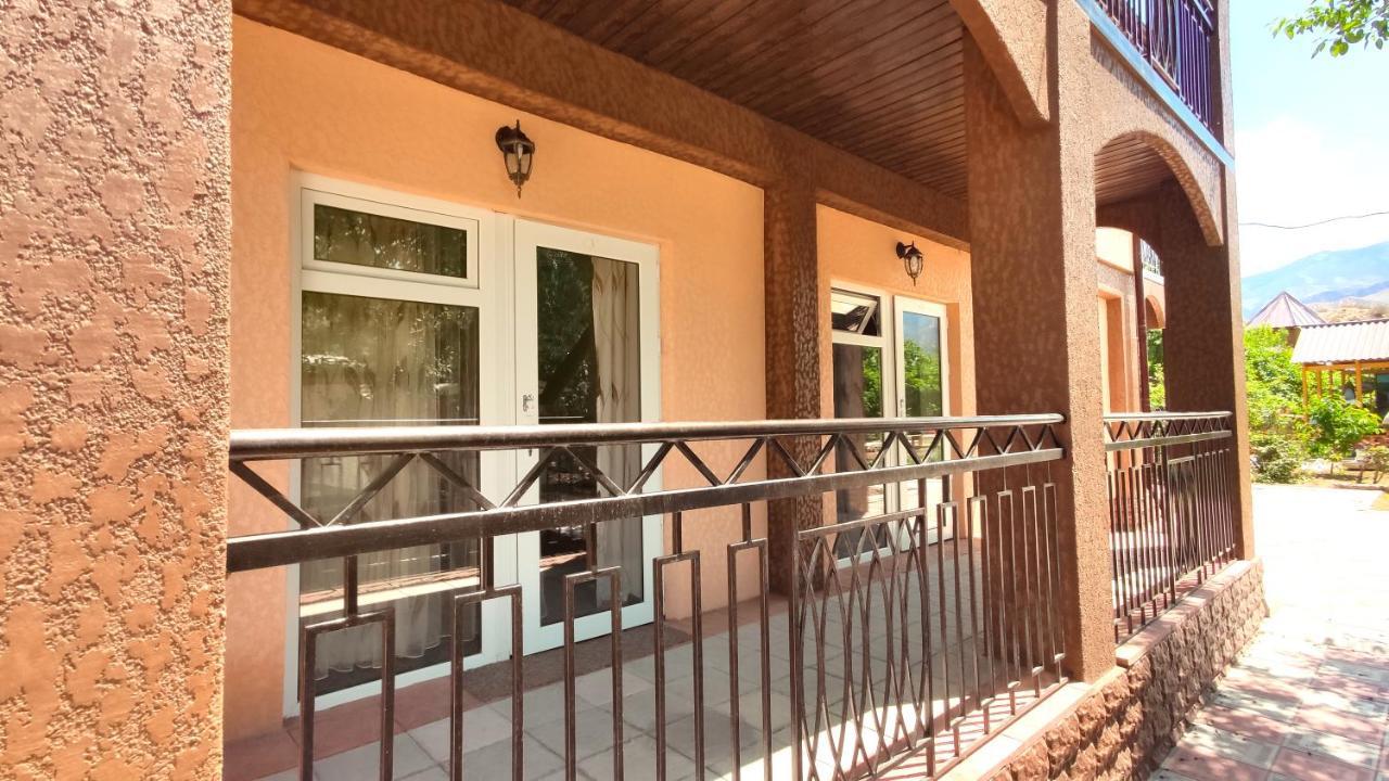 Hotel Natalia Kaji-Say Екстериор снимка