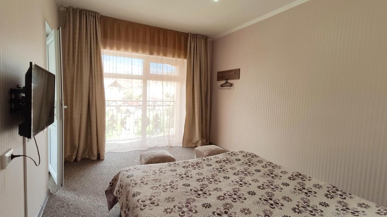 Hotel Natalia Kaji-Say Екстериор снимка