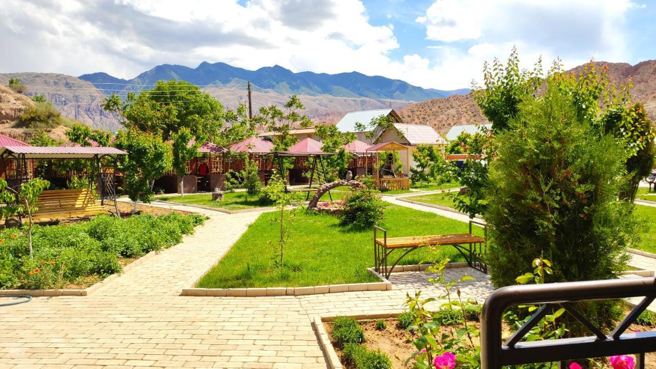 Hotel Natalia Kaji-Say Екстериор снимка