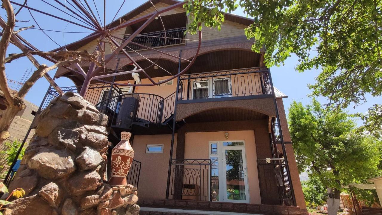 Hotel Natalia Kaji-Say Екстериор снимка