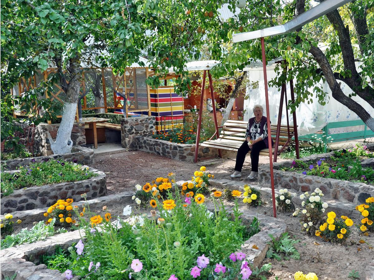 Hotel Natalia Kaji-Say Екстериор снимка