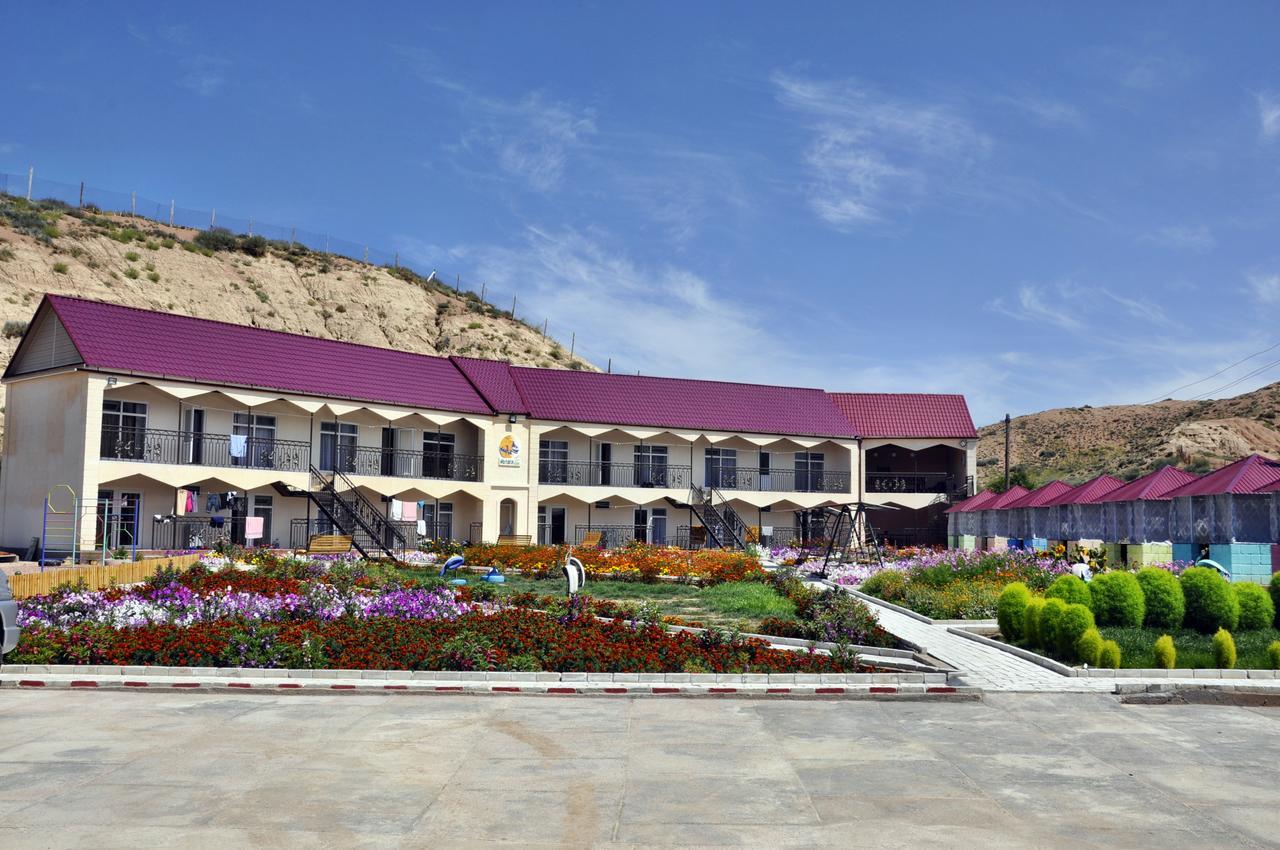 Hotel Natalia Kaji-Say Екстериор снимка