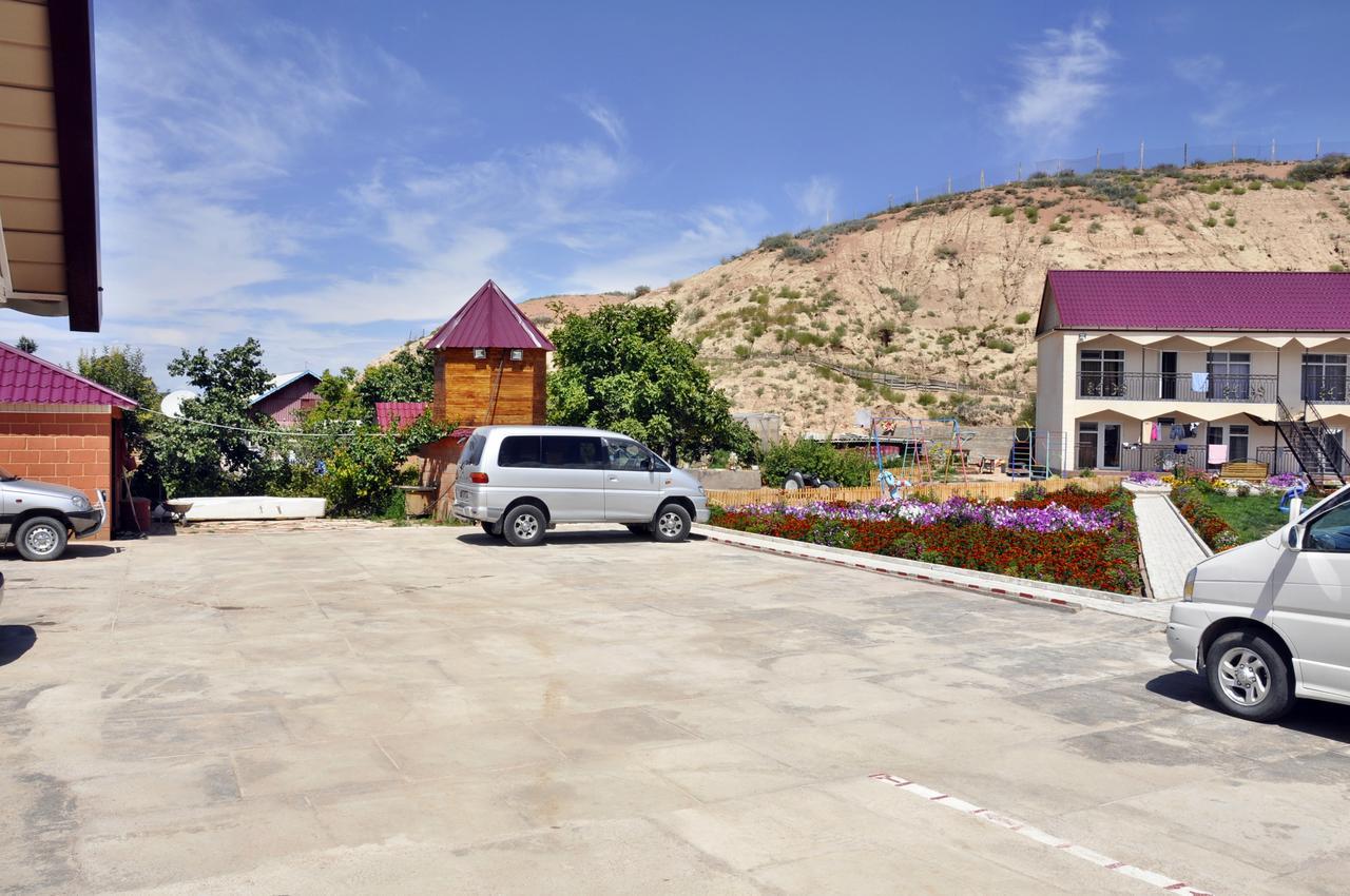 Hotel Natalia Kaji-Say Екстериор снимка