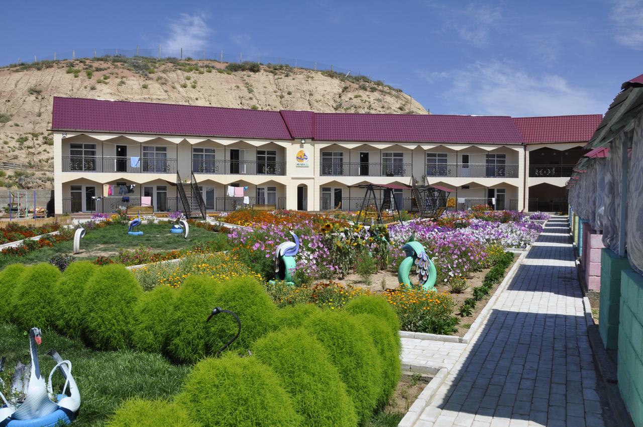 Hotel Natalia Kaji-Say Екстериор снимка